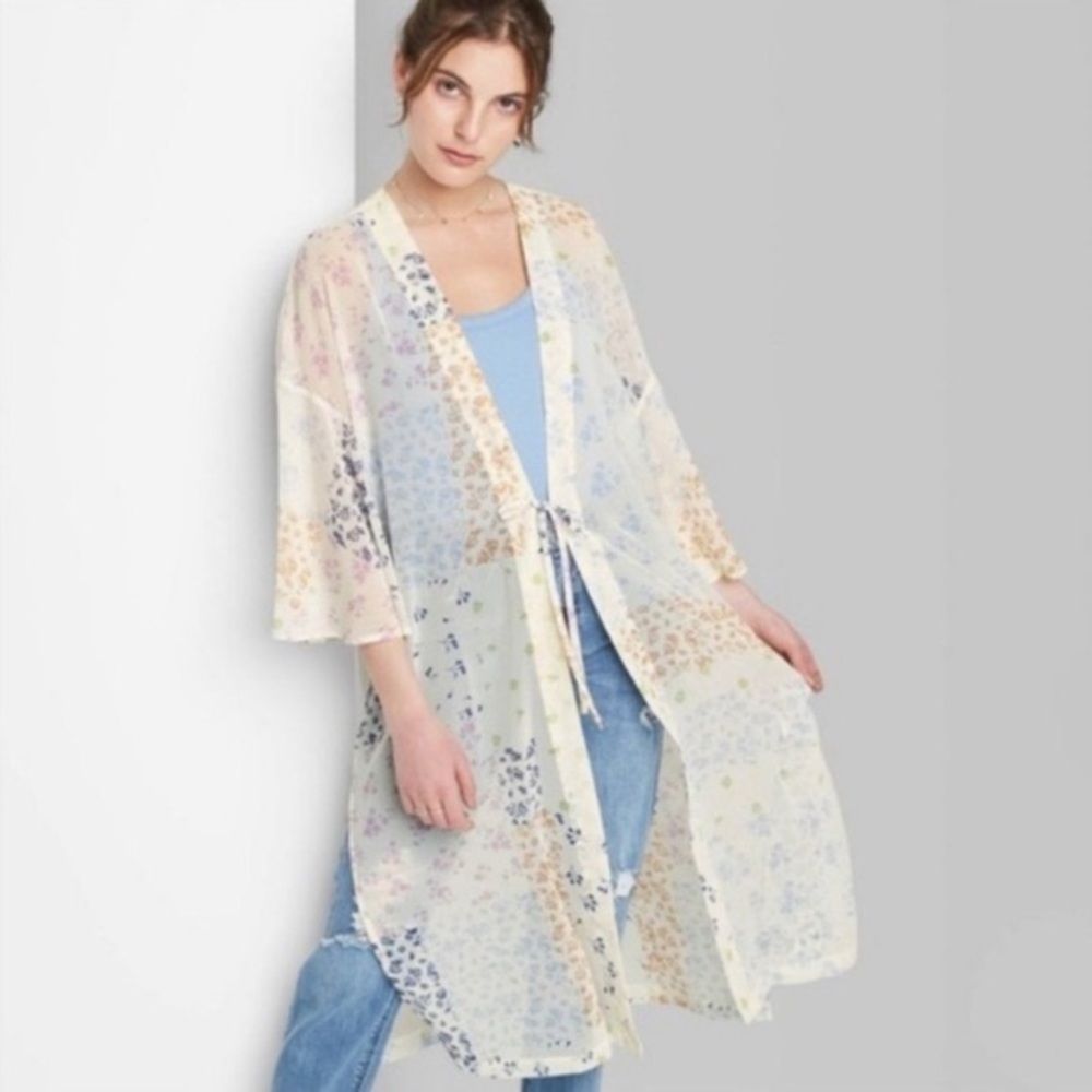 NWOT Romantic Sheer Floral Kimono w/ Bell Flutter Sleeve